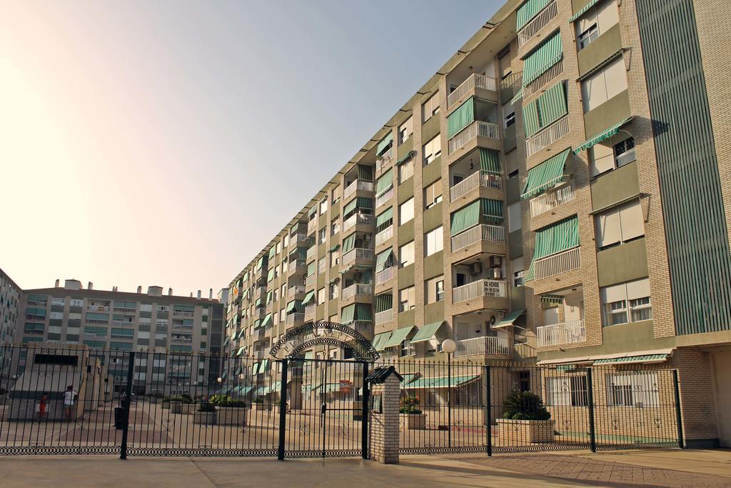 Neptuno Apartment: Sun, Beach And Relax In Huelin Malaga Luaran gambar